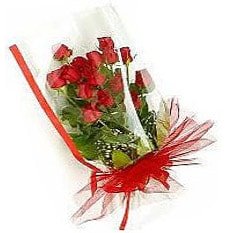 Ankara Kızılay çiçekçilik görsel çiçek modeli firmamızdan sade ve etkileyici gül buketi