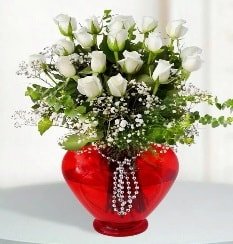 cam kalp ierisinde 12 adet beyaz gl Ankara online iek gnderme sipari