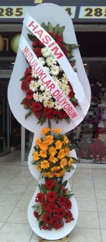 3 katlı sade düğün çiçeği Ankara Kızılay çiçek siparişi sitesi